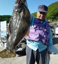 沖一文字外向きでヒラメ60cm！ ほかアジなどでクーラー満タン