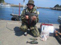 出雲崎の磯・アシカにて尾長グレ43cm！