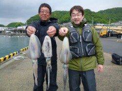 神谷沖一文字でヤエン釣り　春アオリ釣れています