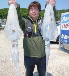 沖一文字内向きのウキで良型アオリイカ、半夜ヤエンも釣果あり