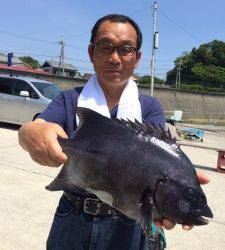 シオフキでカゴ釣り、46.3cmの石鯛が釣れました