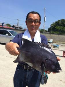 シオフキでカゴ釣り、46.3cmの石鯛が釣…