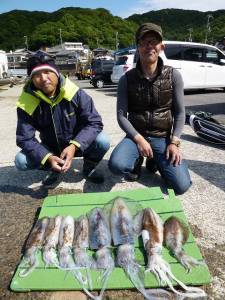 沖一文字内向きにてヤエンのアオリイカ大漁で…