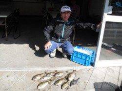 大磯のフカセ釣果、良型アイゴとウマヅラハゲ