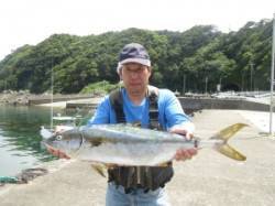 アシカにてミノーのキャスティングでヒラマサ…