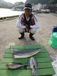 神谷沖一文字 のませ釣りでシイラ・ハマチ、…