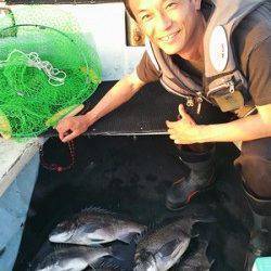 湯浅の磯、紀州釣りで良型チヌをＧＥＴ！！