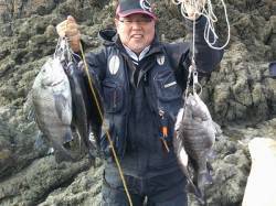 湯浅の磯、紀州釣りでチヌ好調！