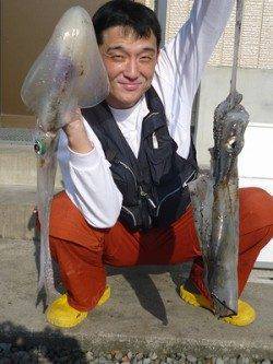 アオリイカ1.71kgや1.67kgなどグッドサイズ出てます☆湯浅の磯