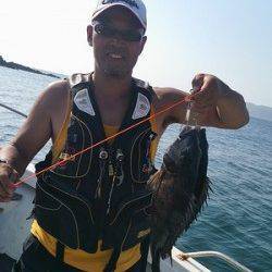 湯浅の磯フカセで良型チヌ4枚のほかマダイ72.5cm&73.0cm！！