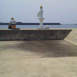 塩谷から渡船でケーソンへ〜サビキの遠投でアジ好釣果