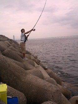 貝塚人工島へキス狙いで釣行〜18時前のラスト30分でアタリ連発