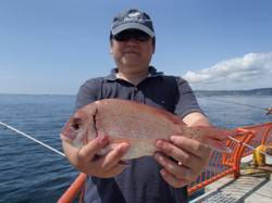 平磯海釣り公園　投げ釣りでマダイ30cm