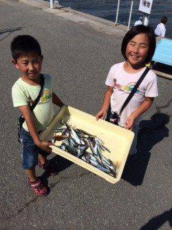 釣り公園でファミリーフィッシング♪イワシに豆アジ