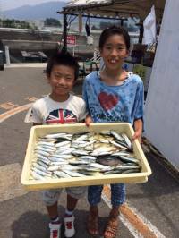 マリーナシティ海釣り公園 ファミリーでサビ…