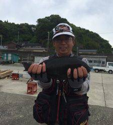 双子の親のフカセ釣果〜今の時期にしては良型なグレ♪