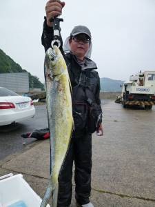 沖一文字内向き のませでシイラ10回ほどヒ…