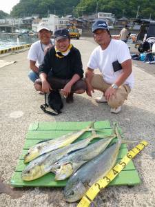沖一文字内向きでシイラ〜3人で20匹！