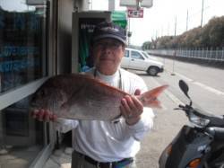 大磯のカゴ釣りでマダイ58cm！