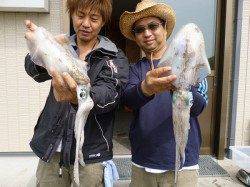 エギング、ヤエンでも釣果あり〜湯浅の磯のアオリイカ