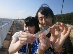 大阪南港魚つり園　サビキで豆アジ・イワシ・…