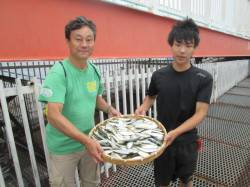 尼崎市立魚つり公園サビキで大漁！　エビ撒き…