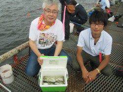 尼崎市立魚つり公園 アジとサッパが大漁!