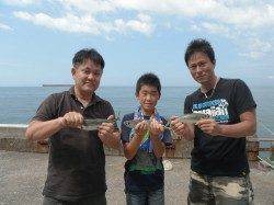 和歌山北港魚つり公園　カゴ釣りで良型アジ・サバの釣果