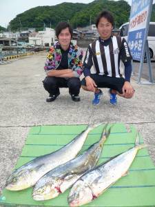 沖一文字内向き　親子でキャスティングのシイラ11匹！