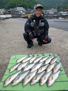 沖一文字内向き　通し釣りで良型イサギが大漁…