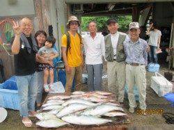 田井の釣り堀、色々な魚種が釣れています