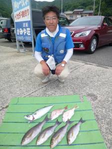 沖一文字外向きのカゴ釣りでイサギ・ゴマサバ…