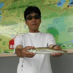 小橋の波止で二人でキス29.4cmを頭に4…