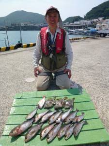 沖一文字内向きで良型イサギが好調！36cmまでを21匹