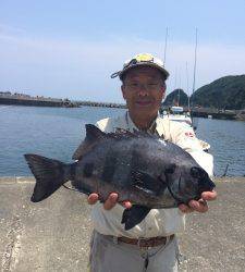 串本萩尾の磯、底物いい感じです☆