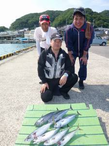 神谷沖一文字でカゴ釣り　ゴマサバにソーダガツオ