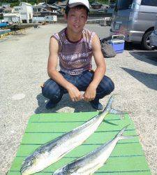 沖一文字内向き　のませ釣りでシイラ２人で15匹