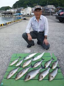 沖一文字内向き、夜通しのカゴ釣りでイサギ・ゴマサバ