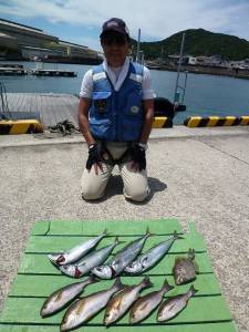 神谷沖一文字　カゴ釣りでイサギの釣果出てます