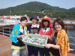 須磨海づり公園で小アジ・小サバ〜釣りガールのサビキ釣果☆