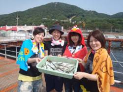 須磨海づり公園で小アジ・小サバ〜釣りガール…