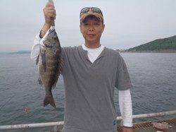 須磨海づり公園　ウキ流し釣りでチヌ48cm