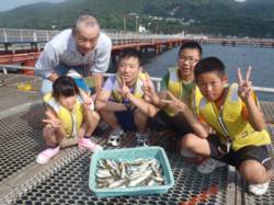 須磨海づり公園　アジのサビキ釣りで楽しい夏…