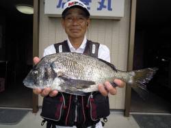 湯浅の磯での紀州釣りで良型チヌ8枚！