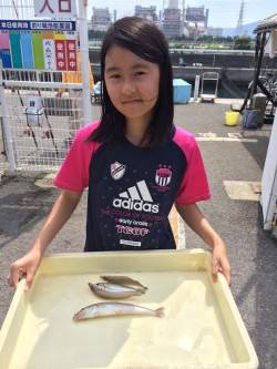 マリーナシティ海釣り公園　釣れたキスは天ぷ…
