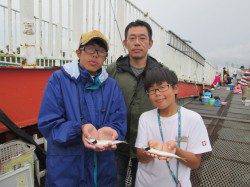 尼崎市魚つり公園　昼から豆アジが入れ喰い状態