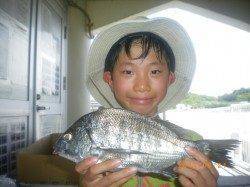 ウキ釣りでチヌとタナゴの釣果　姫路市立遊漁センター