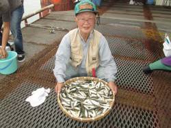 サビキでアジを200匹！　尼崎市立魚つり公…