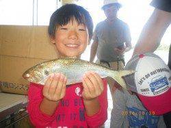 イイ型の魚が釣れてニッコリ!姫路市立遊漁センター