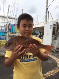 マリーナシティ海洋釣り堀　お子様の釣り堀釣…